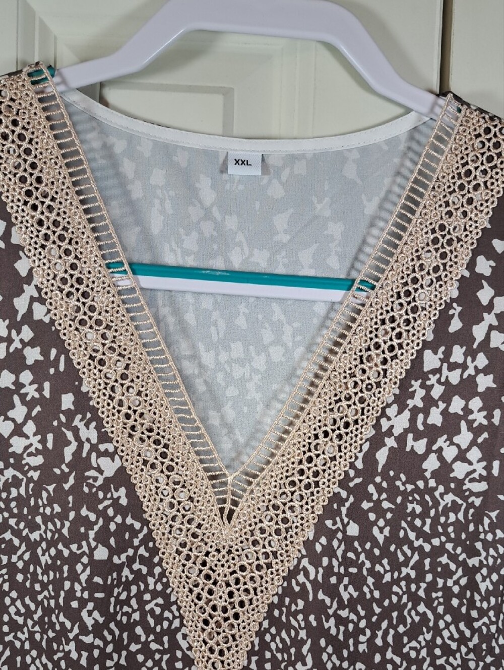 Brown & Cream V-Neck Printed Tunic Top - Picture 2 of 6